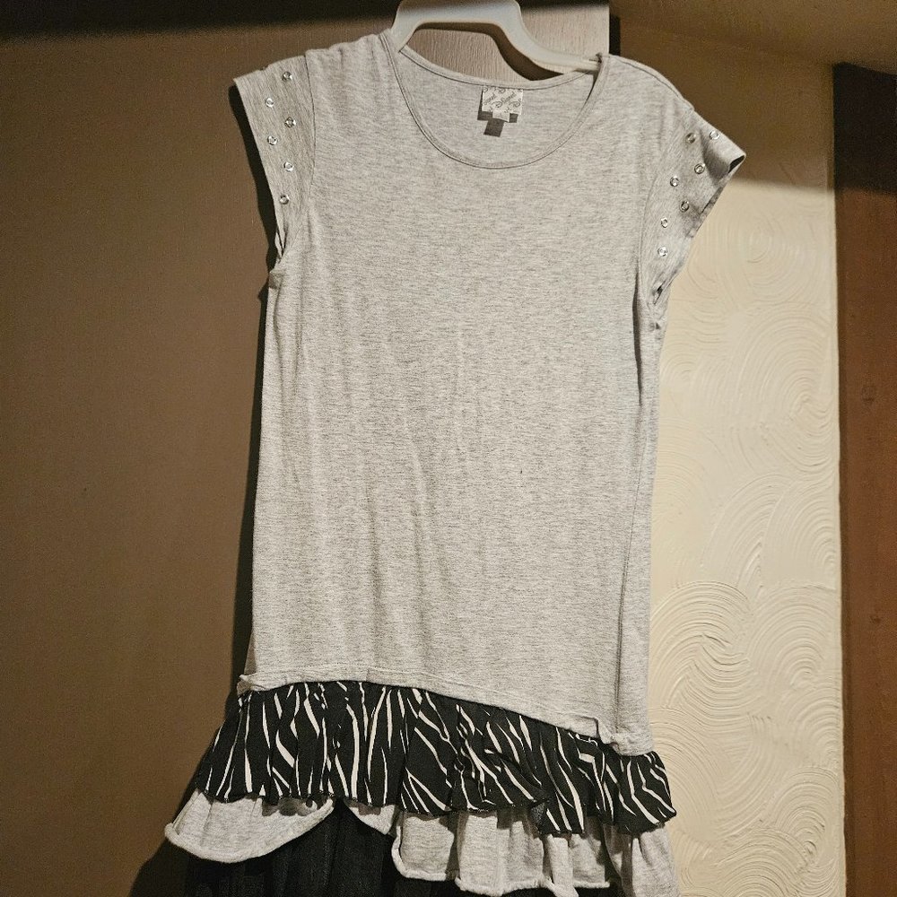 D-Signed Tunic - Grey and Print Ruffle - Girls Size Large